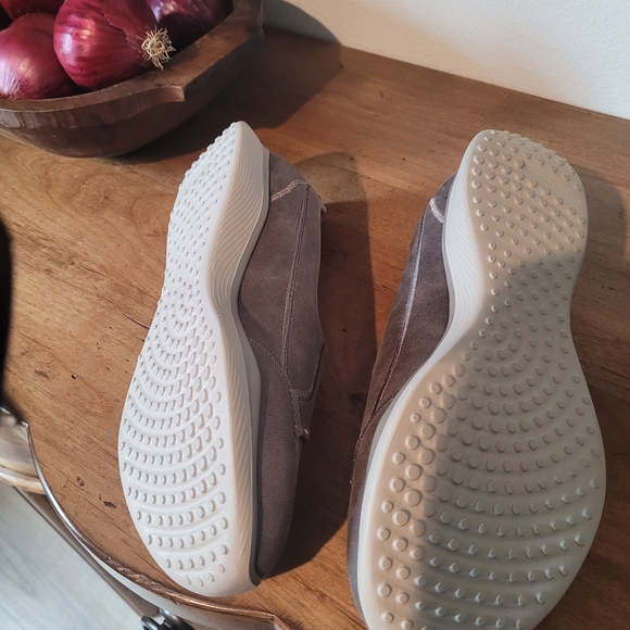 Skechers Gray Women's Shoes - Picture 3 of 6